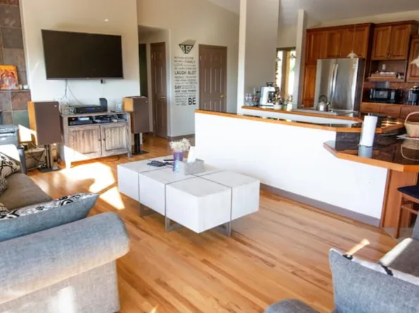 3576 S Crestwood Dr, Salt Lake City, UT 84109