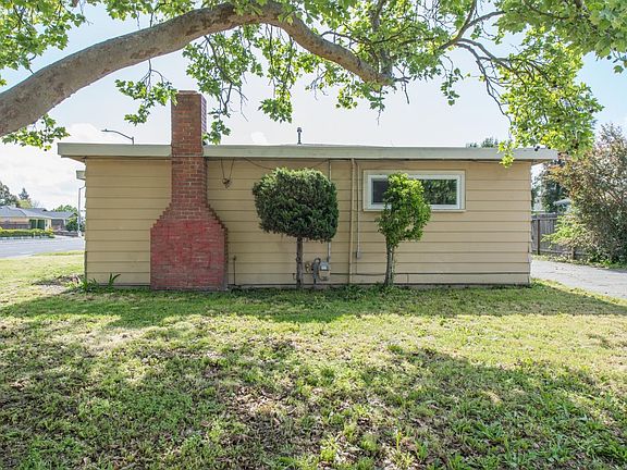 2nd image of 1332 McGregor Ave