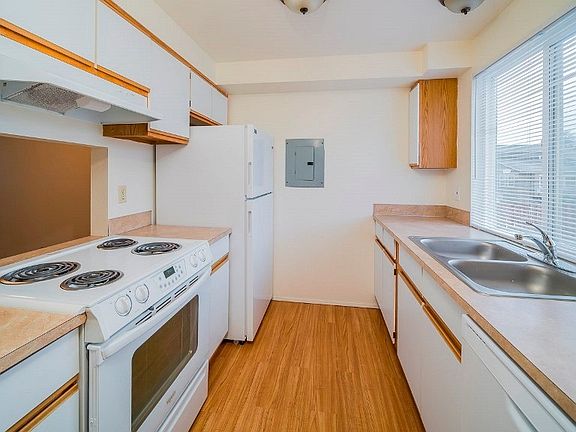2nd image of 9720 272nd Pl NW APT C