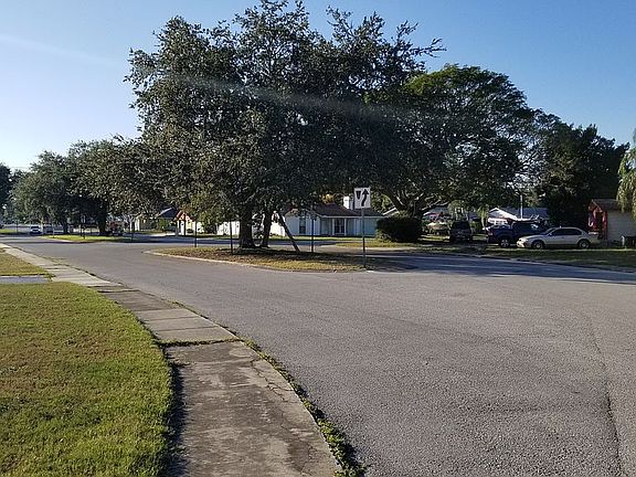 5th image of 5240 School Rd