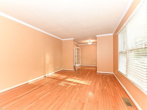 5th image of 3 Three Meadows Ct