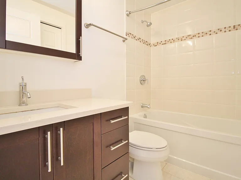 300C Lett St #422 — Photo 21