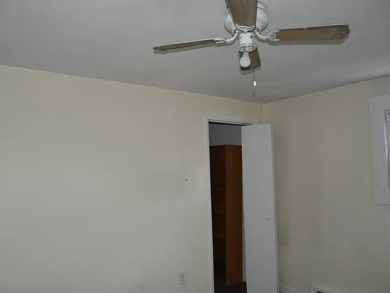 2 Western Ave — Photo 10