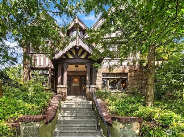 1918 N 41st Street, Seattle, WA 98103