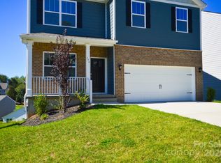 576 Country Oak Dr, Asheville, NC 28804