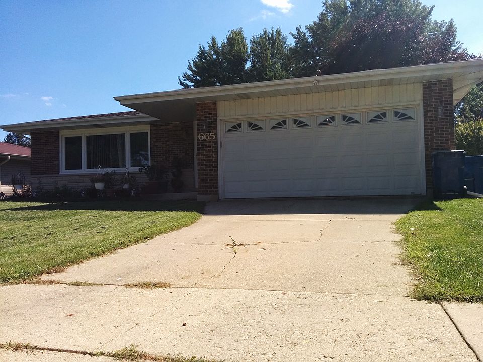 1st image of 665 Bryn Mawr Ave
