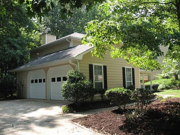 3rd image of 4208 Arbor Club Dr