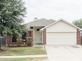 6007 Brookfall Dr, Arlington, TX 76018