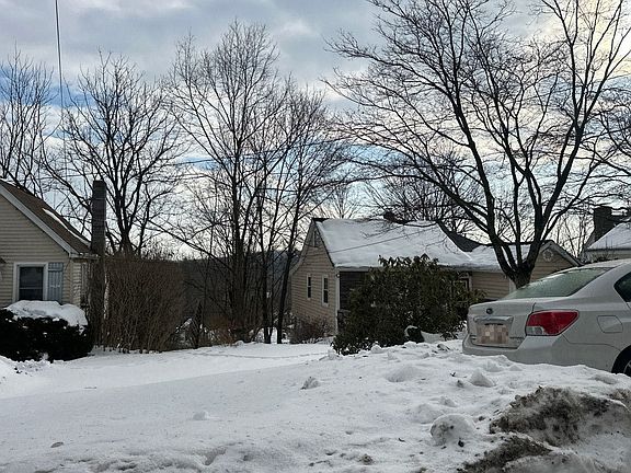 2nd image of 49 Ivy Hill Rd