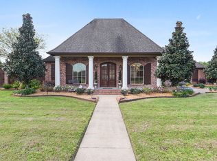 105 Summertyme Dr, Youngsville, LA 70592