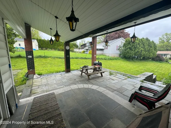 600 Shady Lane Rd, Clarks Summit, PA 18411