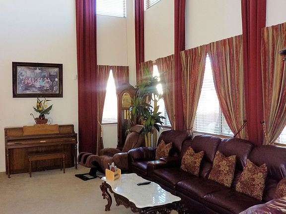 5th image of 1853 Hardy Dr