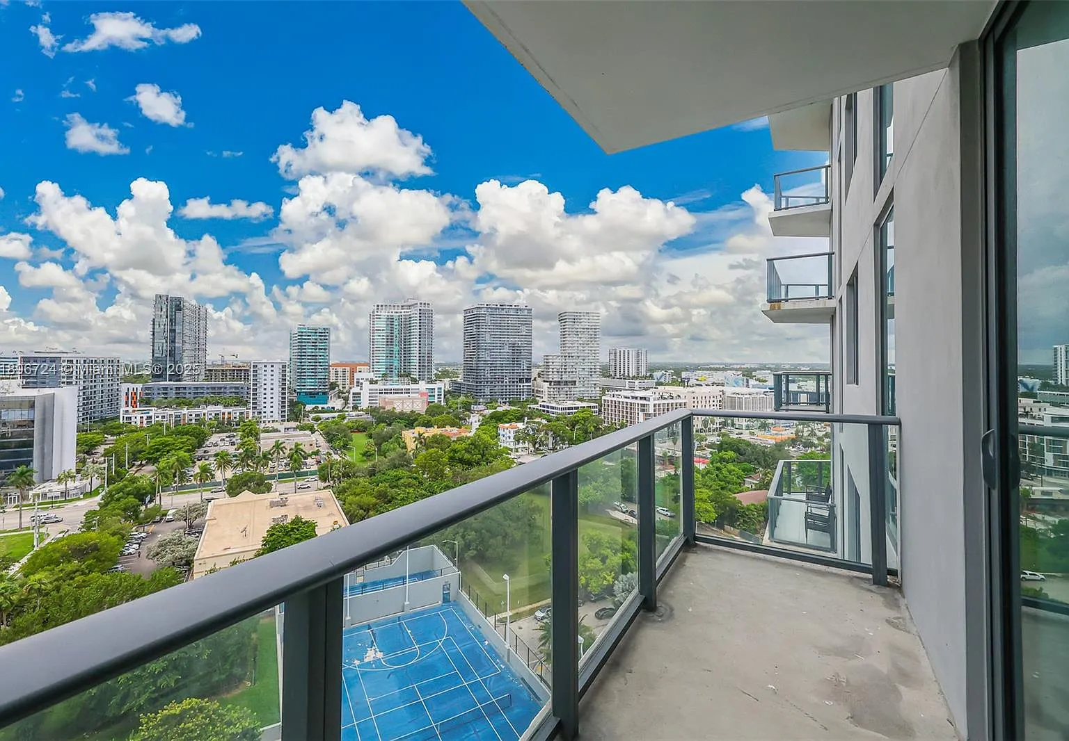 2 bed, 944 sqft, $6,500 — Photo 1