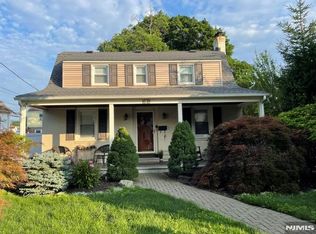 16-18 Morlot Ave, Fair Lawn, NJ 07410