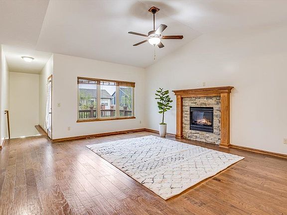4th image of 2627 N Bluestone Ct