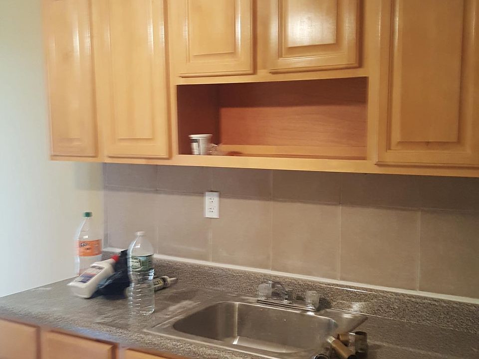 1st image of 176 Elm St #2