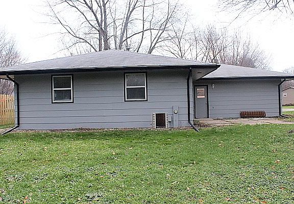 4th image of 1227 Esmond Dr