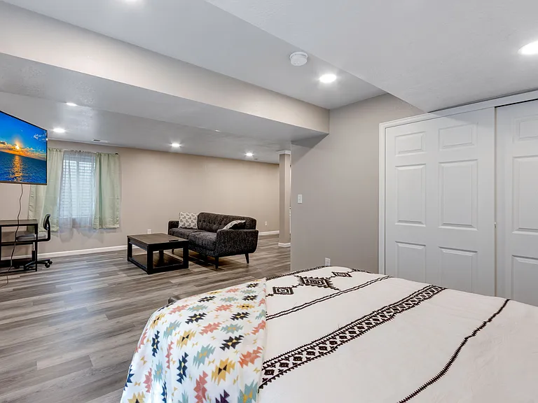 2167 Bronson St — Photo 4