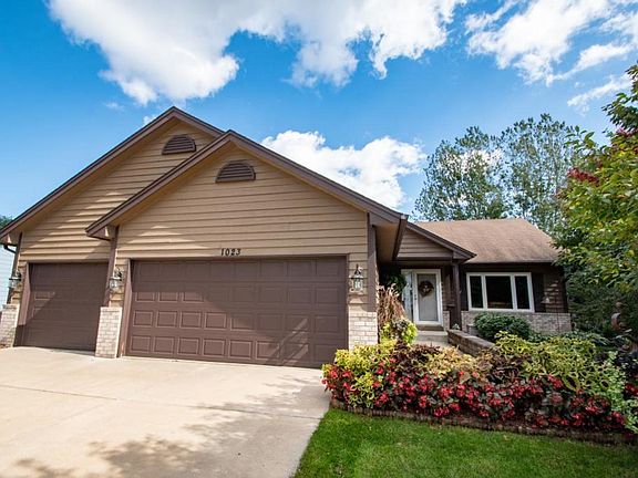 2nd image of 1023 Stewarton Dr