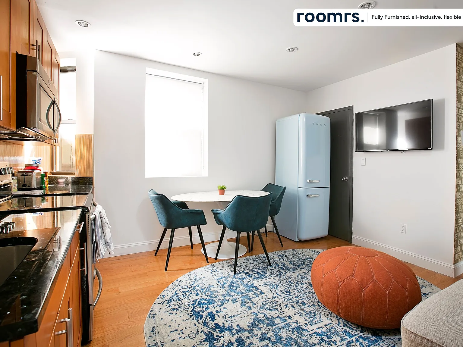 4 bed, 725 sqft, $2,393 — Photo 4