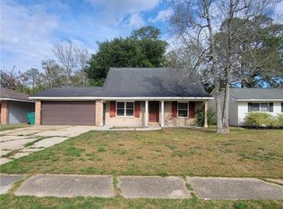 222 Hummingbird Ln, Slidell, LA 70458