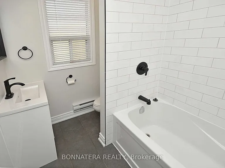 47 Emerald St N #UPPER — Photo 11