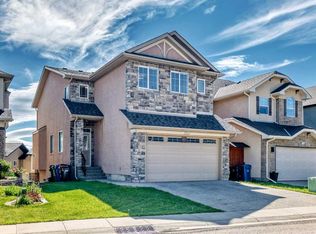 108 W Sherwood Cmn NW, Calgary, AB T3R 1R2