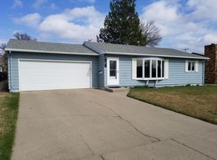 918 16th Ave W, Williston, ND 58801