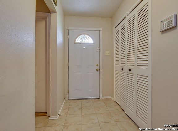 4th image of 7531 Lincoln Village Dr