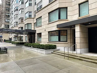 8 East 83rd Street in Upper East Side