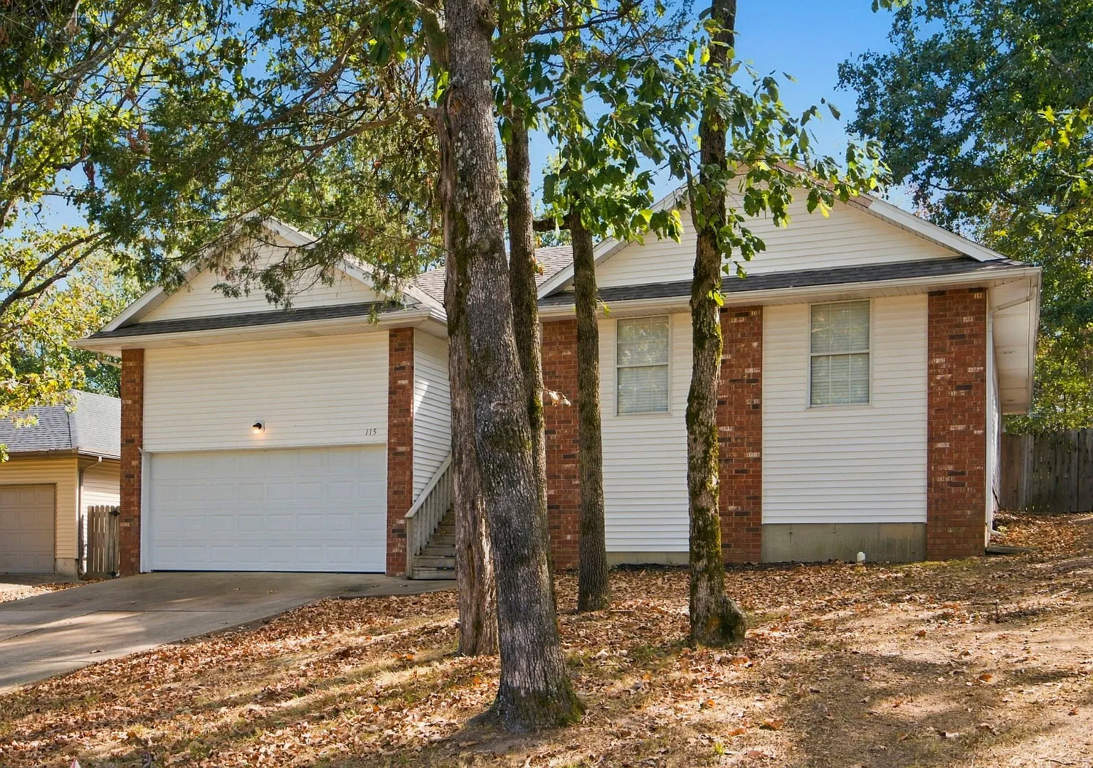 115 Richmond Heights Blvd — Photo 1
