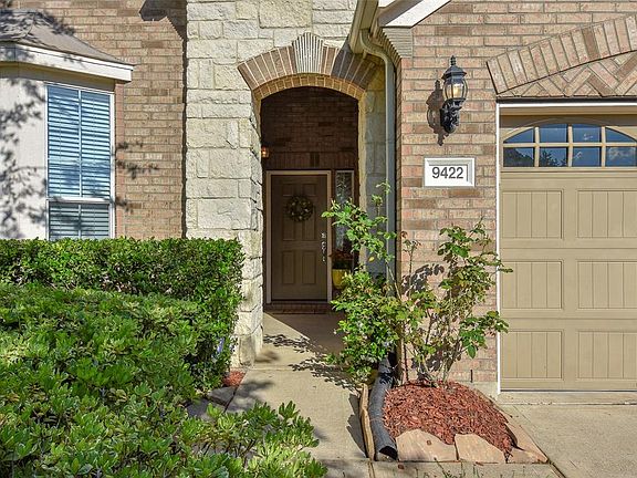 3rd image of 9422 Herons Grove Ln