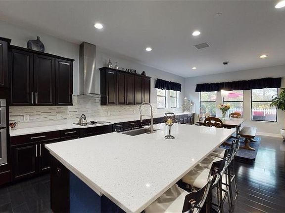 3rd image of 32737 Summerglade Dr
