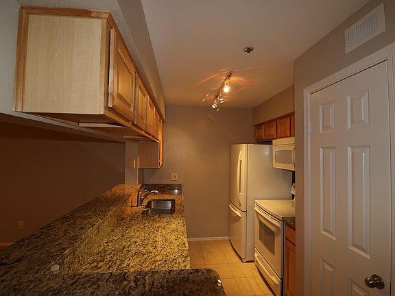 3rd image of 3311 Wyndham Cres #2200