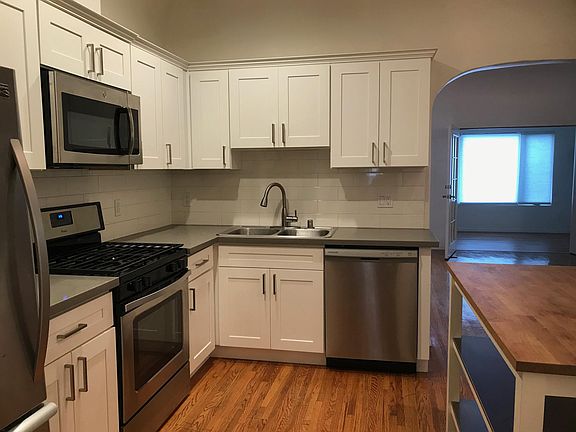 3rd image of 1453 S Canfield Ave #1453