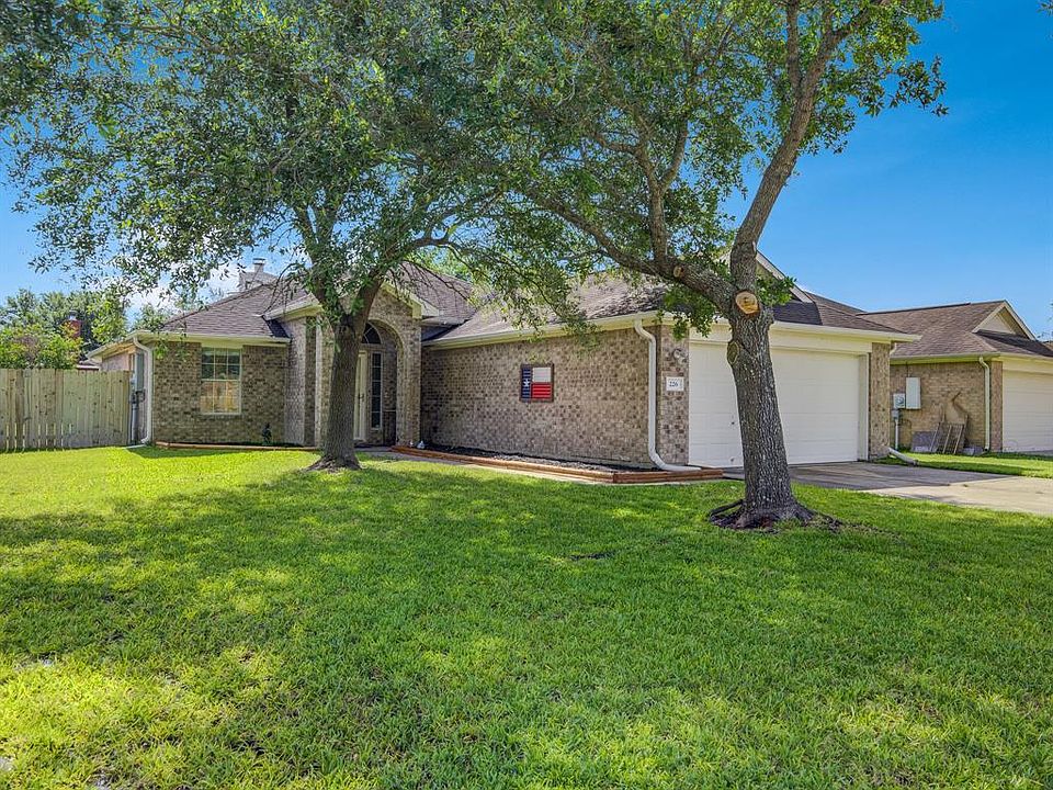 1st image of 226 Colony Lake Ln