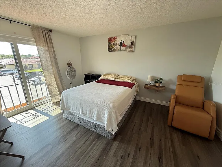 447 Hunter Cir — Photo 41