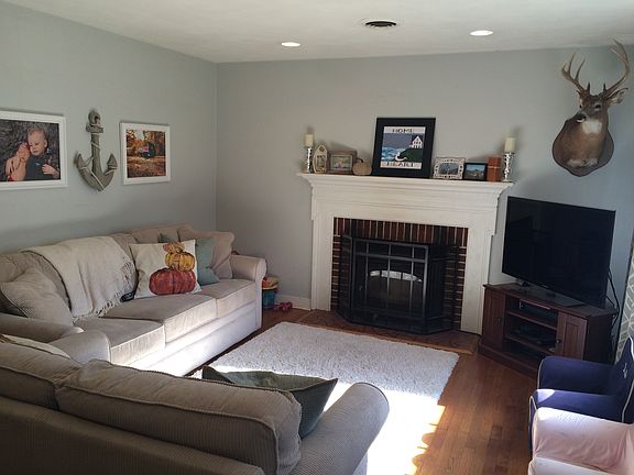 3rd image of 13 Frederick Dr