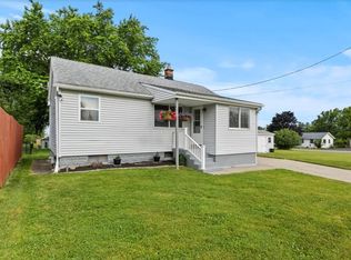 359 Lakeview Ave, Orchard Park, NY 14127