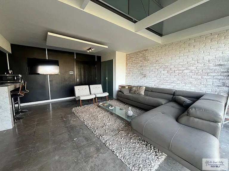 440-3 Champion St #3 — Photo 7