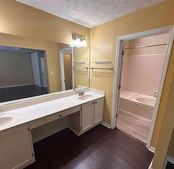 1089 Ashbury Dr — Photo 9