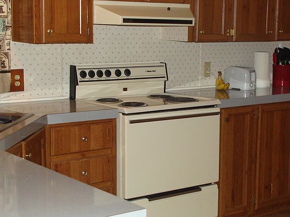 2nd image of 1666 Sugarbush St