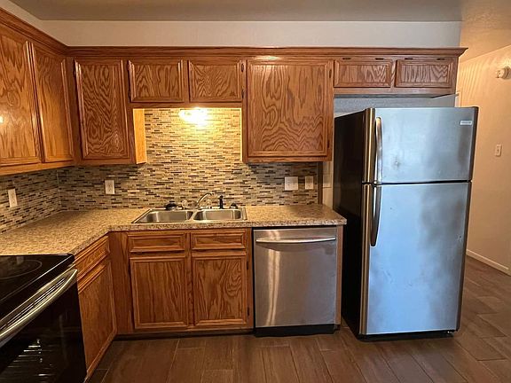 5th image of 4103 Primrose Dr Unit B