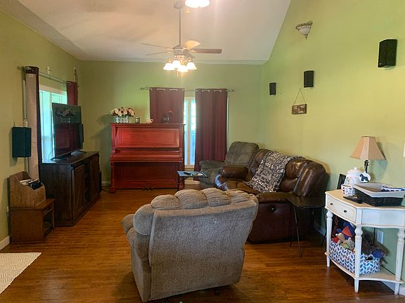 4th image of 149 N Cherry St
