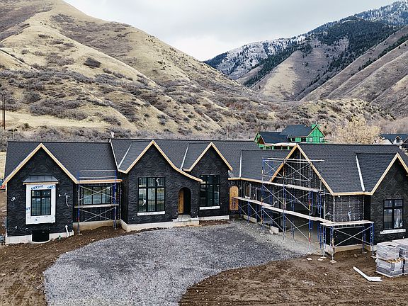 3rd image of 702 N 2000 E #305