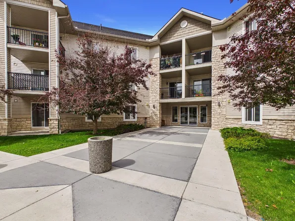 2371 Eversyde Ave SW #2305, Calgary, AB T2Y 5B8