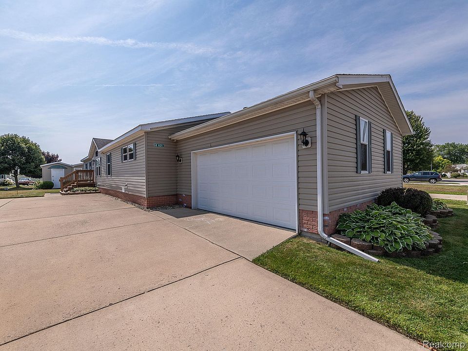 1st image of 825 Stevens Trl