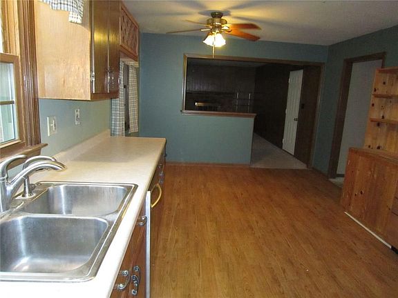 5th image of 8911 W 10th St