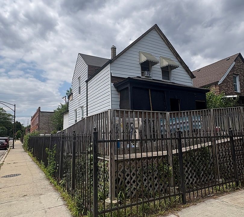 1st image of 7158 S May St