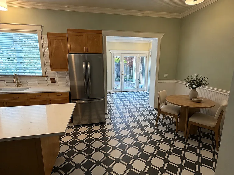 1122 E Westminster Ave — Photo 10